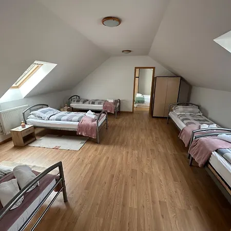 Nastanitev Na Gricu Inn